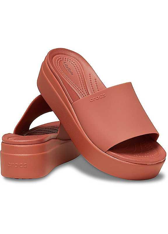 Crocs Red Brooklyn Slide - Size 6 on Productcaster.