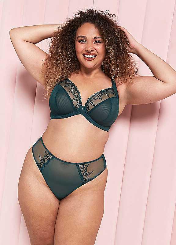 Curvy Kate Flare Deep Thong - Emerald - Size M on Productcaster.