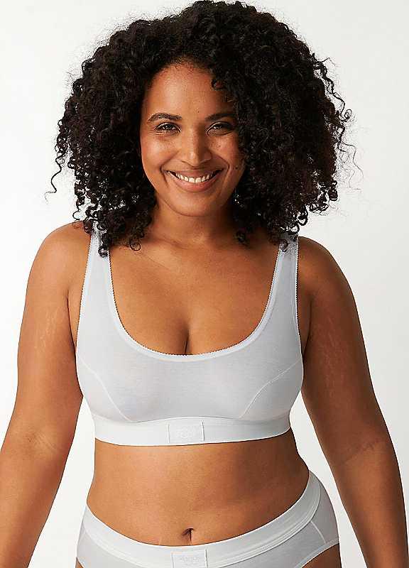 Sloggi Non-Wired Bralette - White - Size 14 on Productcaster.