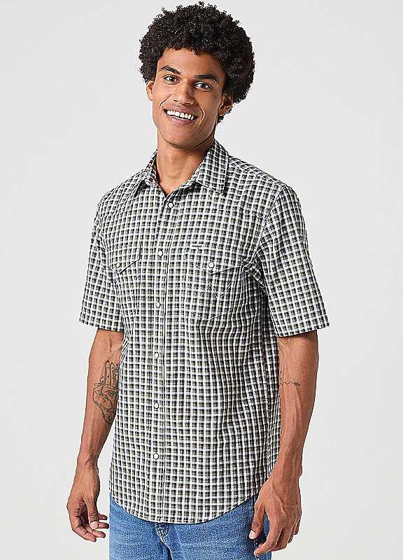 Wrangler Short Sleeve Check Shirt - Green - Size M on Productcaster.