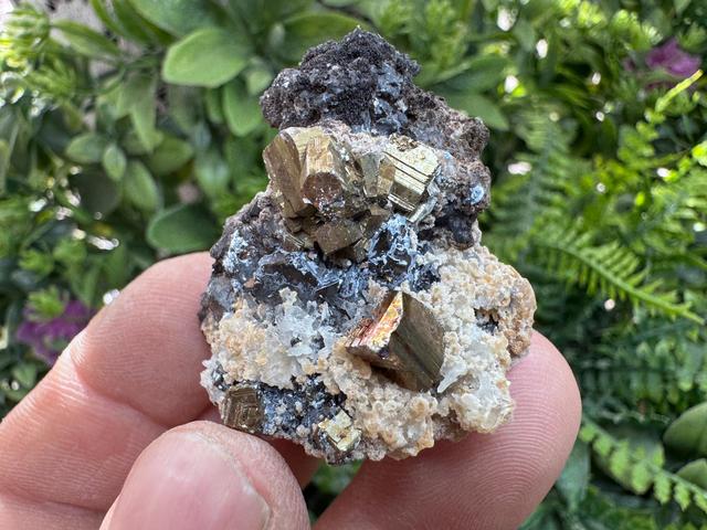 Quarz, Calcit, Sphalerit, Pyrit, Madan, Bulgarien, natürliche Kristallmineralien, Proben, Cluster, Souvenirs, WholesaleMineralsBox on Productcaster.