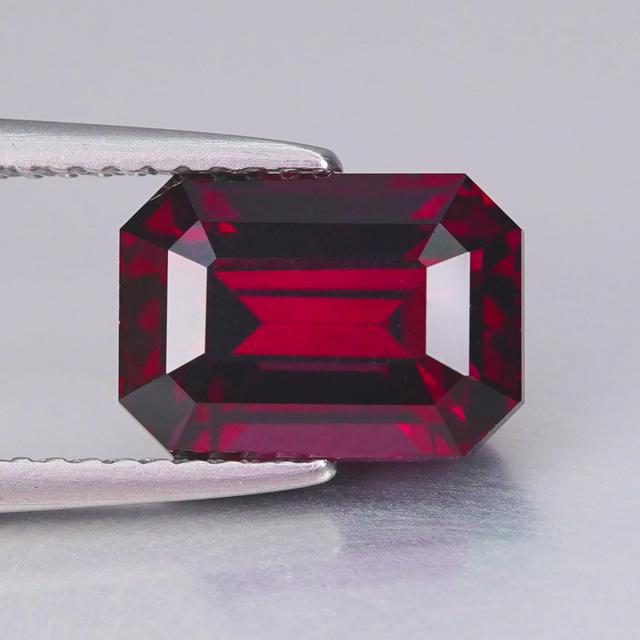 4,13 Karat, unbeheizt! Rötlich-rosa Rhodolith-Granat, Oktagonschliff, loser Edelstein on Productcaster.