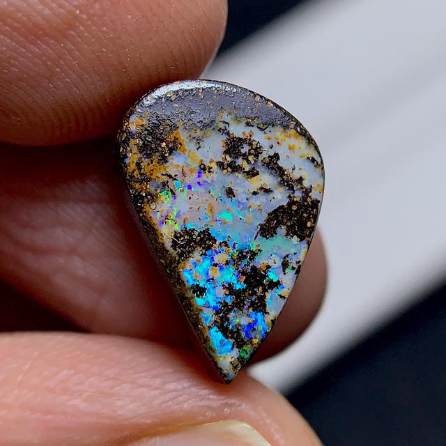 Natürlicher Boulderopal-Cabochon * (14 x 8,9 x 3,9 mm - 4,05 ct) Lose australische Opal-Edelsteine für Anhänger on Productcaster.
