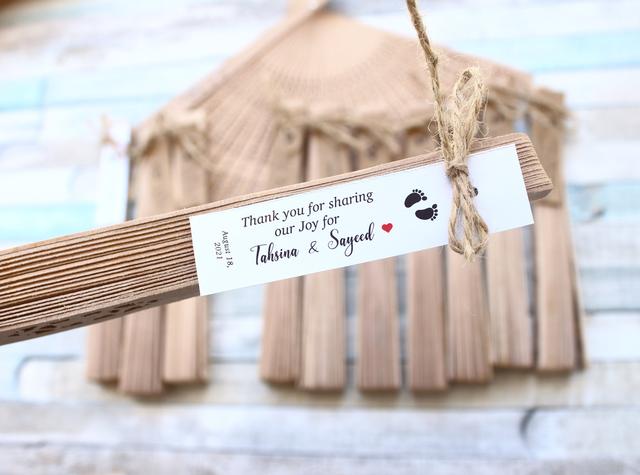 Baby Shower Sandalwood Fans, personalisierte Handheld Fans, Sommer Gastgeschenke, Fans für Gäste, Party Fan Gastgeschenke, Naturholz, Heißes Wetter Ge on Productcaster.