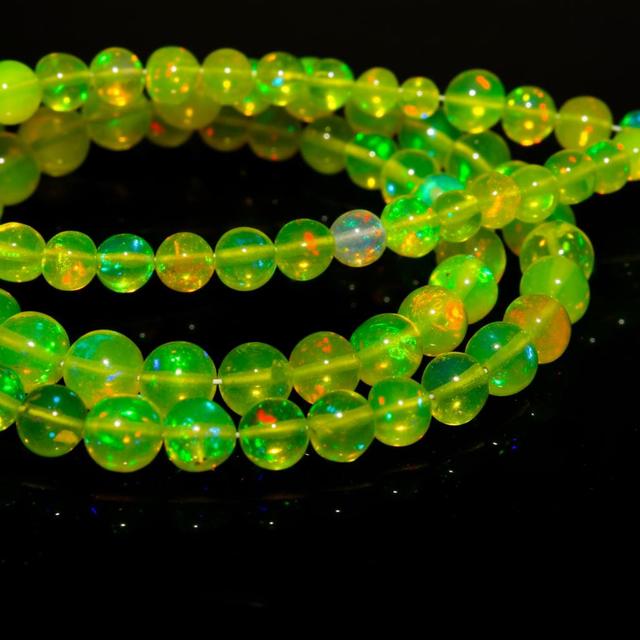 Äthiopische gelbe Opalperlen, rund, 4-5 mm, 8 Zoll langer Edelsteinstrang on Productcaster.