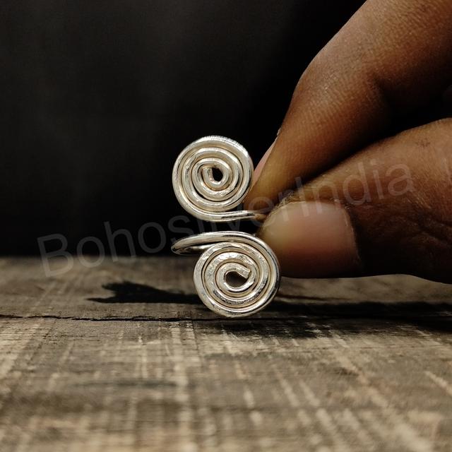 Verstellbares Band - Spirale aus Silber on Productcaster.