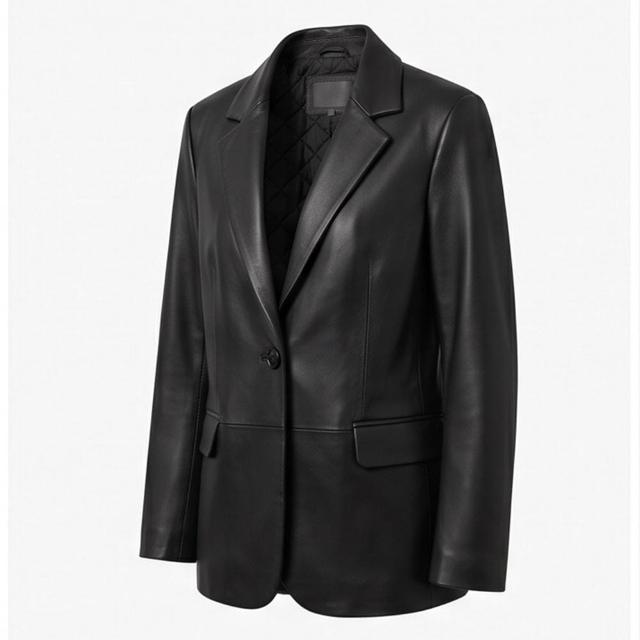 Schwarzer Damen-Lederblazer, fallendes Revers, gestepptes Futter, elegant fürs Büro on Productcaster.