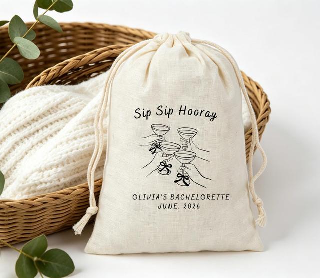 Personalisierte Bachelorette Favor Bag, Sip Sip Hooray Kordelzugbeutel, benutzerdefinierte Brautjungfer Geschenktasche, Bach Party Willkommenstasche, on Productcaster.