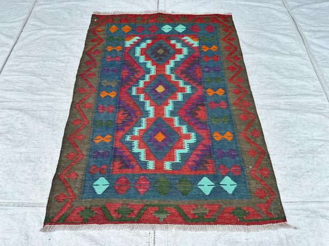 Afghanischer Maimana-Kelim-Teppich, 107 x 150 cm, Vintage-Wolle, Medaillonmuster in Juwelentönen, marineblau-roter Teppich, kleiner Akzentteppich, kha on Productcaster.