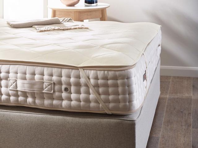 Vispring Mattress Protector Quilted - Double on Productcaster.