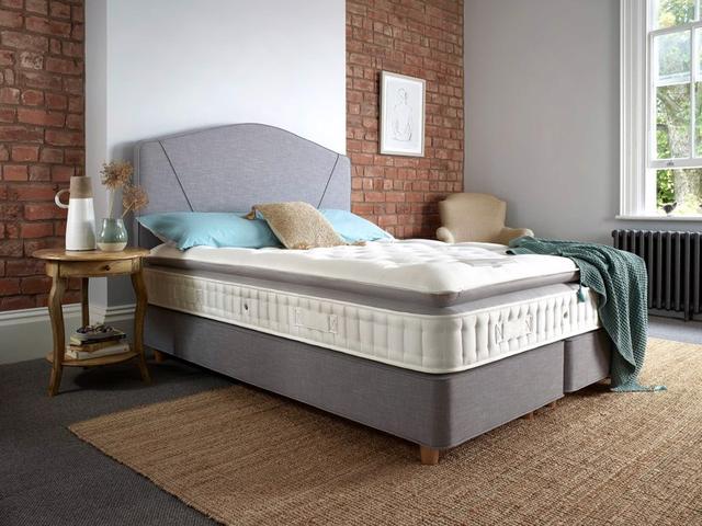 Harrison Spinks Divan Bed Crystal 8250 - Double, Firm, Pocket Spring, Natural on Productcaster.