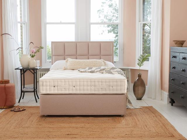 Hypnos Divan Bed Viceroy - King Size, Extra Firm, Pocket Spring, Natural on Productcaster.