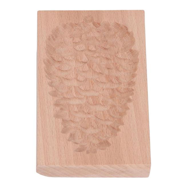 Tre Cookie Mould Beechwood gjenbrukbare vaskbare kjeks Trykk Stamp Mold for Kjøkken Baking Pine Cone on Productcaster.