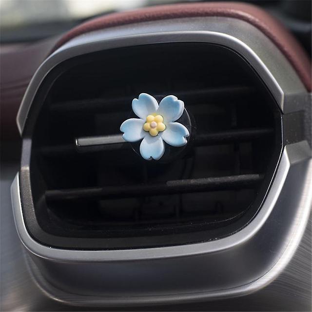 New 1pcs Car Outlet Vent Perfume Clips Car Air Freshener Conditioning Aromatherapy Small Daisy Interior Decoration Accessories on Productcaster.