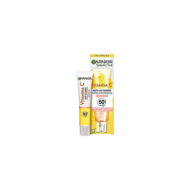 Få en strålande hud med garnier skinactive vitamin c anti-spot fluid spf50 glow 40ml: en kraftfull antioxidant för skydd och lyster varje dag on Productcaster.