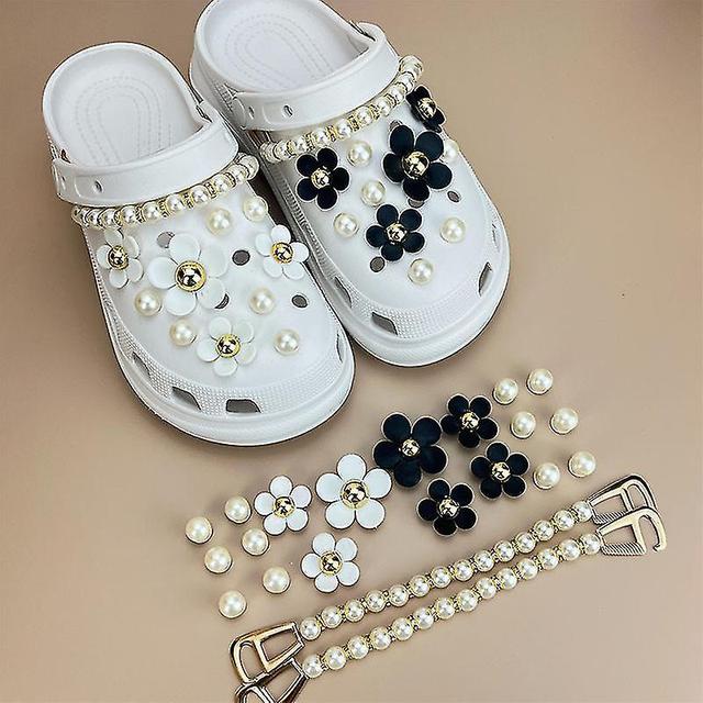 Ensemble de 21 pices de chaussures troues accessoires de bricolage chaussures de jardin colores fleur boucle de chaussure chane de perles dtachabl on Productcaster.