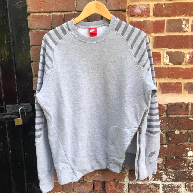 Nike Men's Sweatshirt - Grey - M on Productcaster.