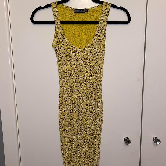 PrettyLittleThing Women's Bodycon Dress - Yellow - 4 on Productcaster.