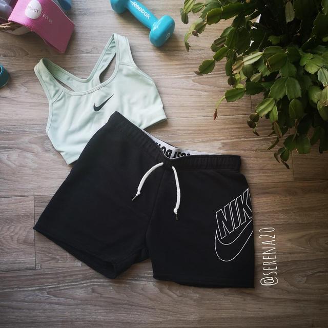 Nike Men's Shorts - Black - M on Productcaster.