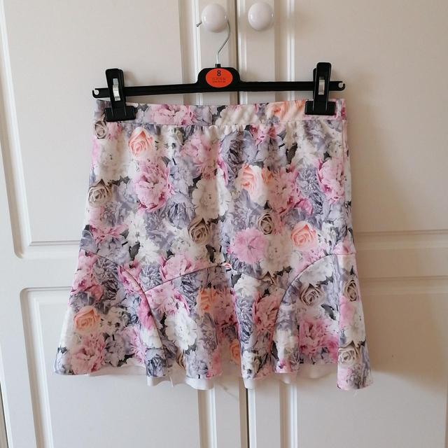 New Look Women's Mini Skirt - Pink - UK 10 on Productcaster.