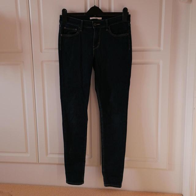 Levi's Women's Skinny Jeans - Navy - 30" on Productcaster.