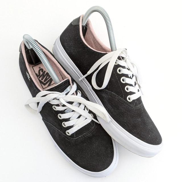 Vans Women's Trainers - Black/Pink - UK 5 on Productcaster.