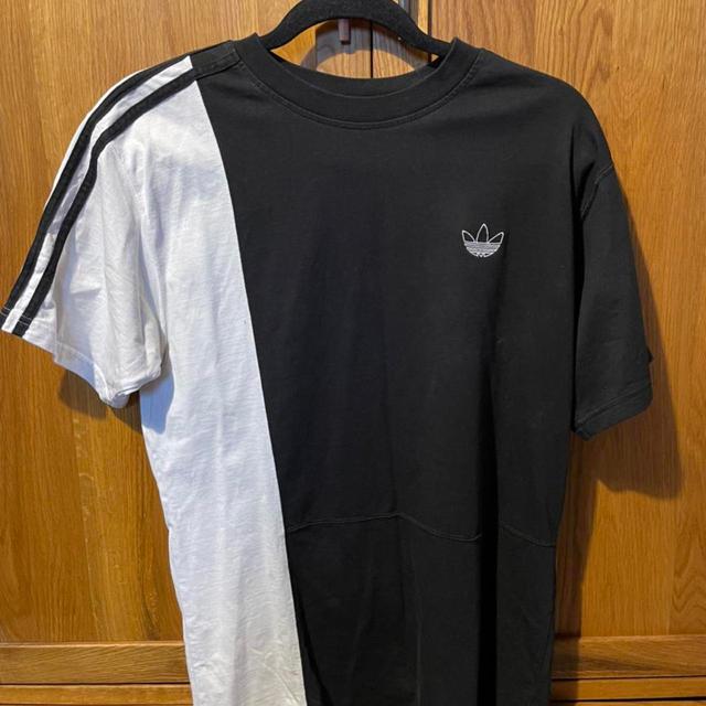 Adidas Originals Men's T-shirt - Black - M on Productcaster.