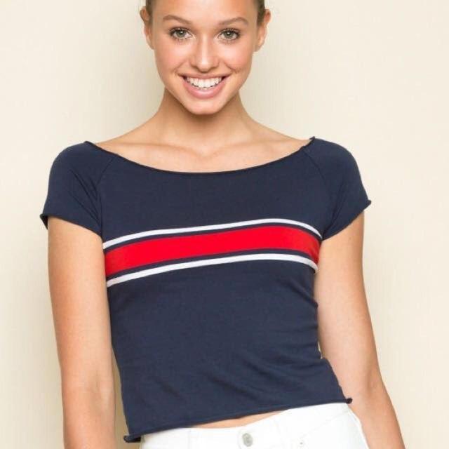 Brandy Melville Women's Crop top - Navy - 8 on Productcaster.