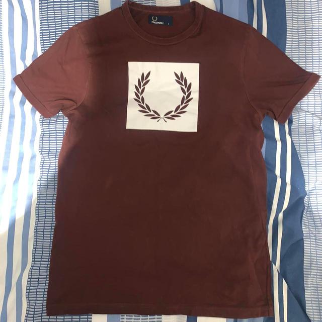 Fred Perry Men's T-shirt - Burgundy - M on Productcaster.