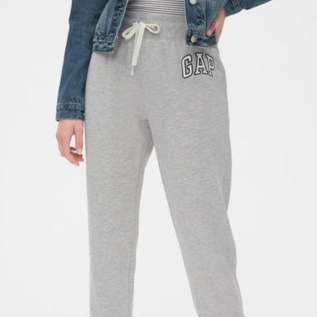 Gap Women's Sweatpants - Grey - L on Productcaster.