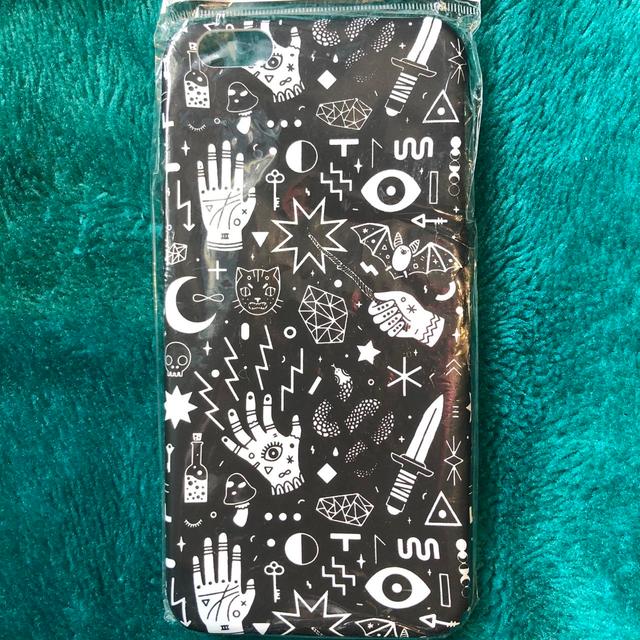 Hot Topic Phone case - Black on Productcaster.