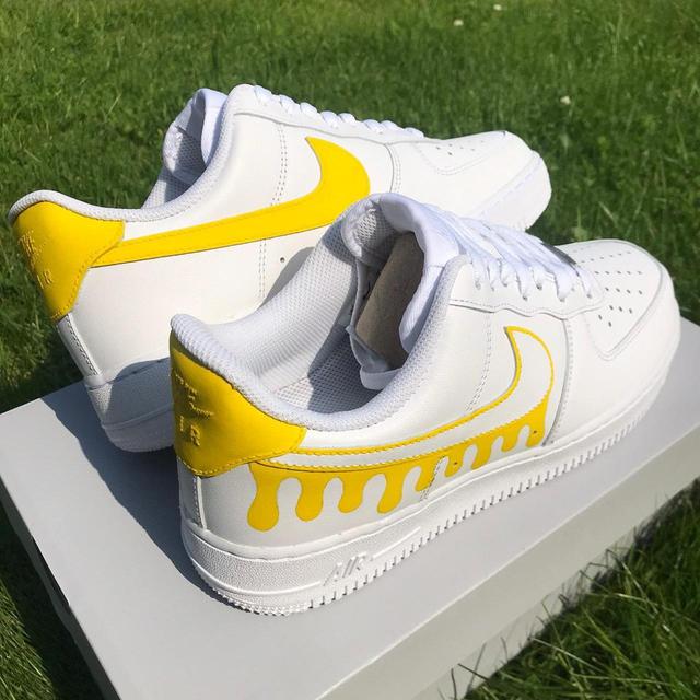 Nike Women's Trainers - Yellow/White - UK 5.5 on Productcaster.