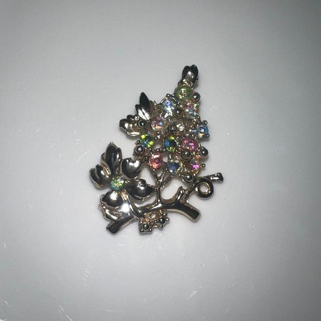 Vintage Women's Brooch - Silver on Productcaster.