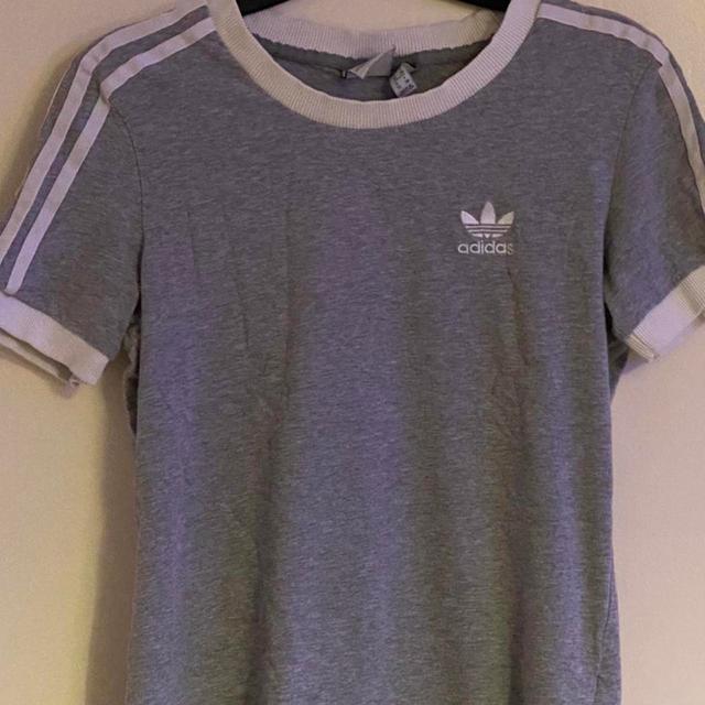 Adidas Women's T-shirt - Grey/White - 6 on Productcaster.