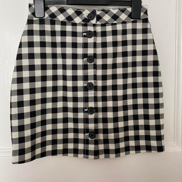 H&M Women's Mini Skirt - Black - UK 6 on Productcaster.