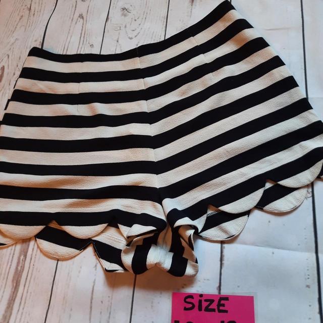 Preloved Women's Shorts - Black/White - UK 10 on Productcaster.