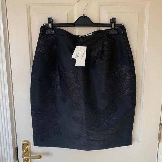 L.K. Bennett Women's Skirt - Black - UK 14 on Productcaster.