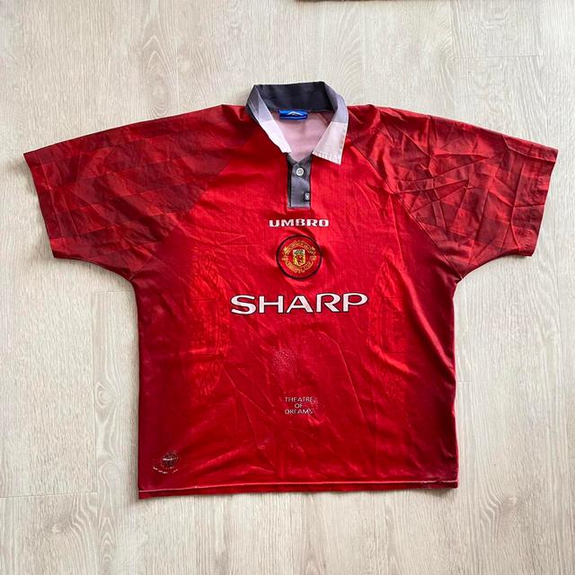 Umbro Men's Shirt - Red - XL on Productcaster.