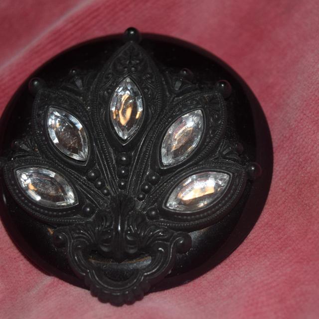 Vintage Women's Brooch - Black on Productcaster.