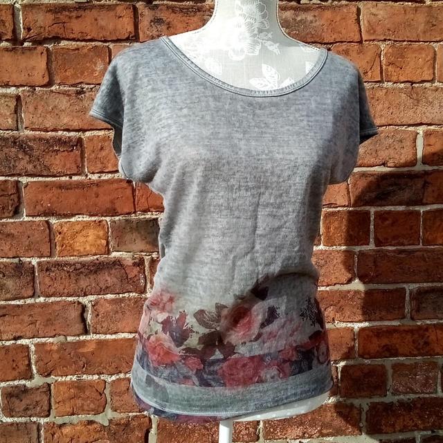 Preloved Women's T-shirt - Grey - XS on Productcaster.