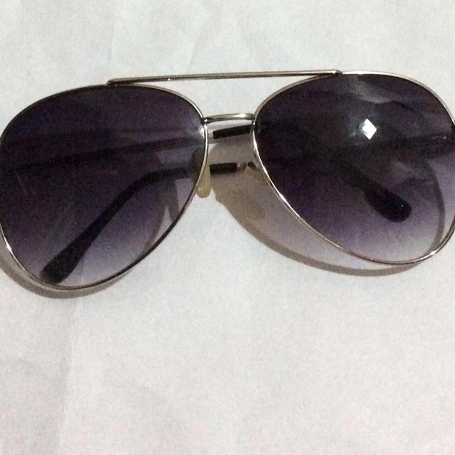 Vintage Women's Sunglasses - Multi on Productcaster.