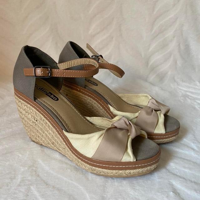 Designer Women's Sandals - Grey/Cream - UK 4 on Productcaster.