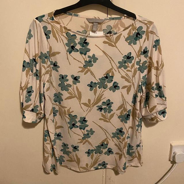 H&M Women's Blouse - Cream - M on Productcaster.