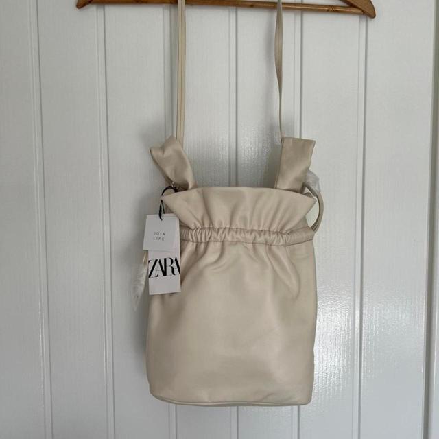 Zara Women's Shoulder bags - Cream on Productcaster.