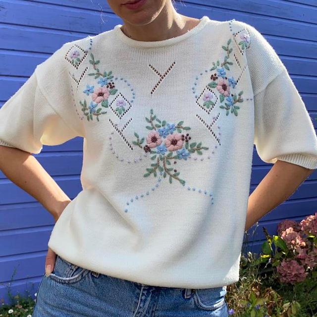 Vintage Women's Jumper - Cream - M on Productcaster.