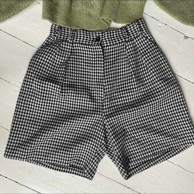 Vintage Women's Shorts - Black/White - UK 12 on Productcaster.