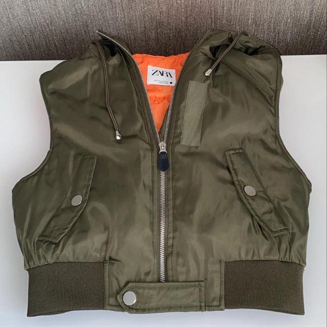 Zara Women's Gilet - Khaki/Green - S on Productcaster.