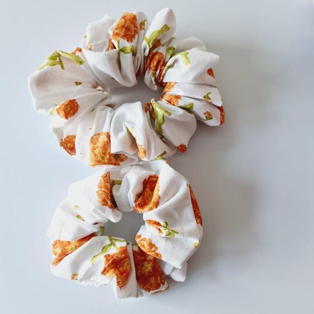 Women's Hair accessory - White/Orange on Productcaster.