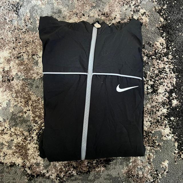 Nike Men's Windbreaker Jacket - Black - M on Productcaster.