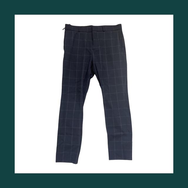 H&M Men's Skinny Trousers - Navy - 32" on Productcaster.